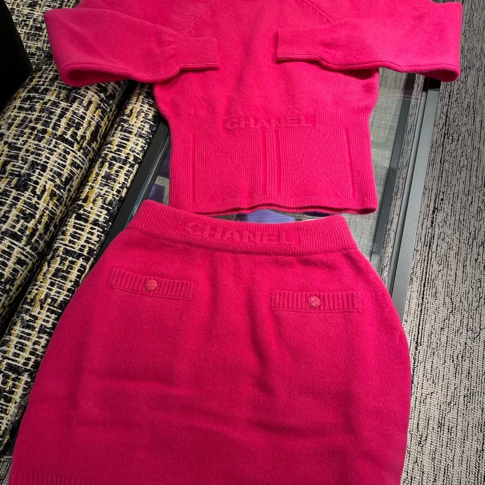 2022-2023 FW Chanel Fuchsia Sweater and Skirt Set Size 36
